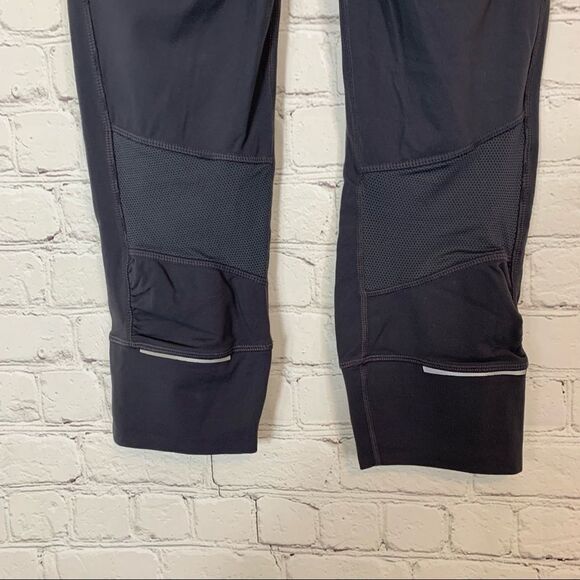 Athleta Cropped Yoga Leggings Size Small Athletic Run Pants Stealth Gray - Picture 6 of 9
